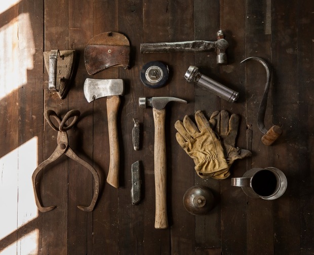 construction-work-carpenter-tools-sm
